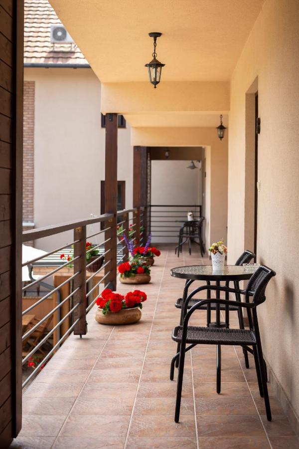 Végvár Spa Apartman Gyula Exterior foto